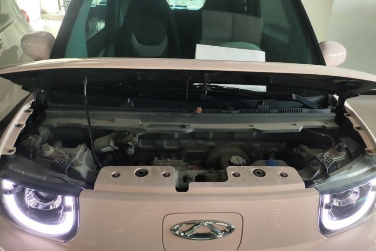 Used Chery QQ Ice Cream 2022 170km Sundae Phosphate Lithium-Ion Engine Bay
