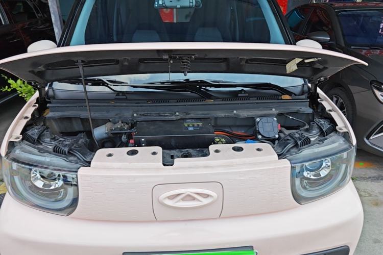 Used Chery QQ Ice Cream 2022 170km Sundae Phosphate Lithium-Ion Engine Bay
