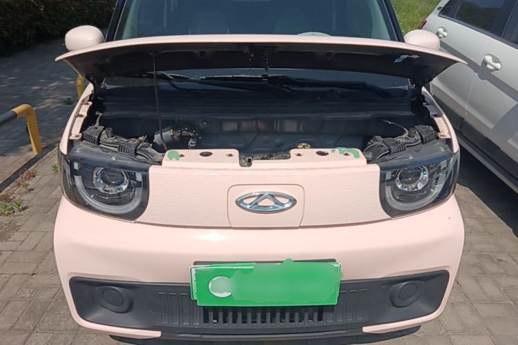 Used Chery QQ Ice Cream 2022 170km Sundae Phosphate Lithium-Ion Engine Bay