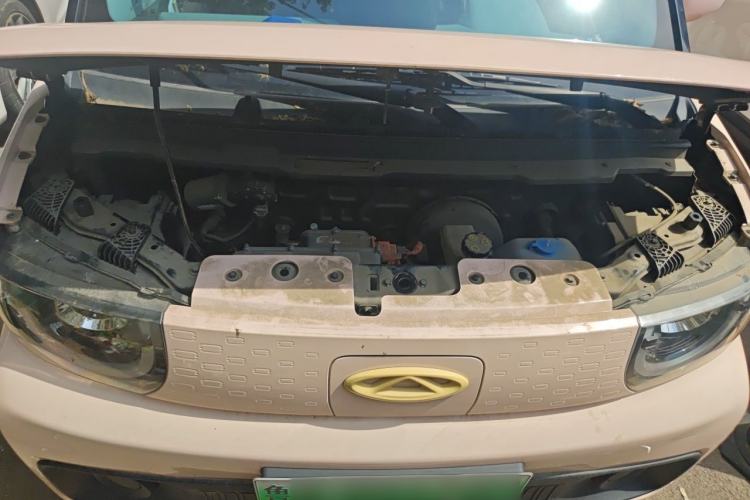 Used Chery QQ Ice Cream 2022 120km Conical Shape Lithium Iron Phosphate Engine Bay