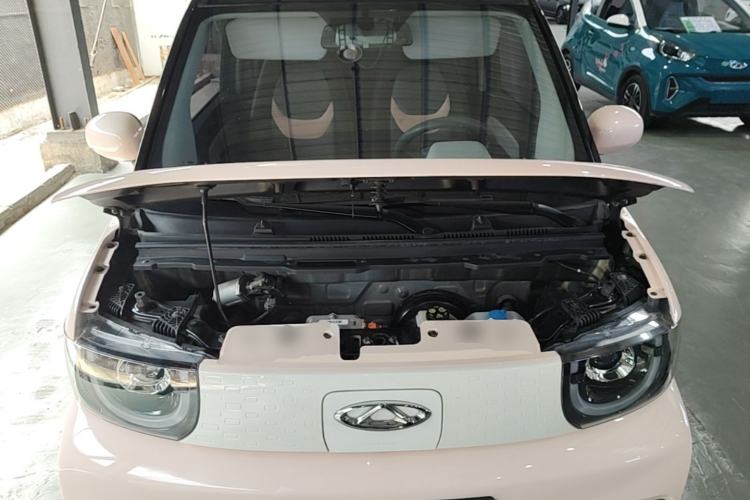 Used Chery QQ Ice Cream 2022 170km Sundae Phosphate Lithium-Ion Engine Bay