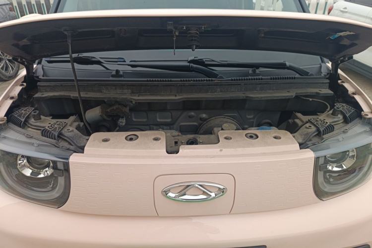Used Chery QQ Ice Cream 2022 170km Sundae Phosphate Lithium-Ion Engine Bay