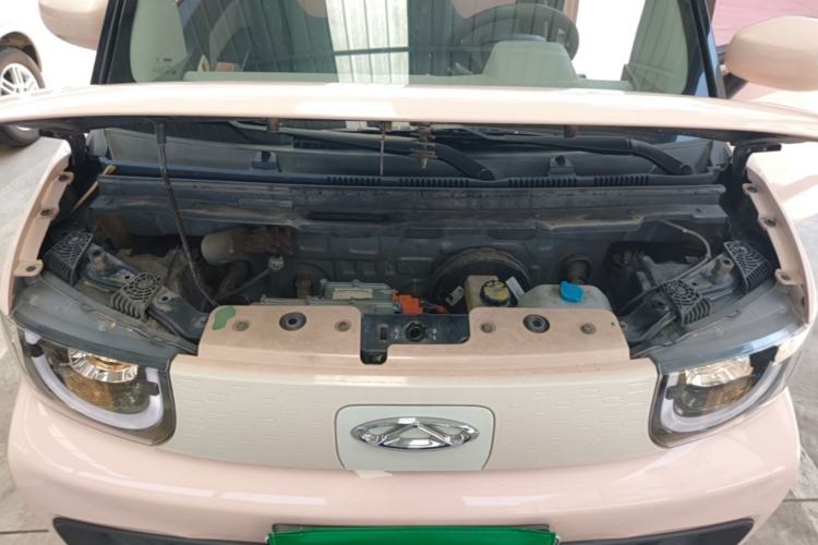 Used Chery QQ Ice Cream 2022 170km Sundae Phosphate Lithium-Ion Engine Bay