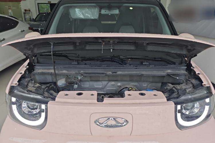 Used Chery QQ Ice Cream 2022 120km Conical Shape Lithium Iron Phosphate Engine Bay