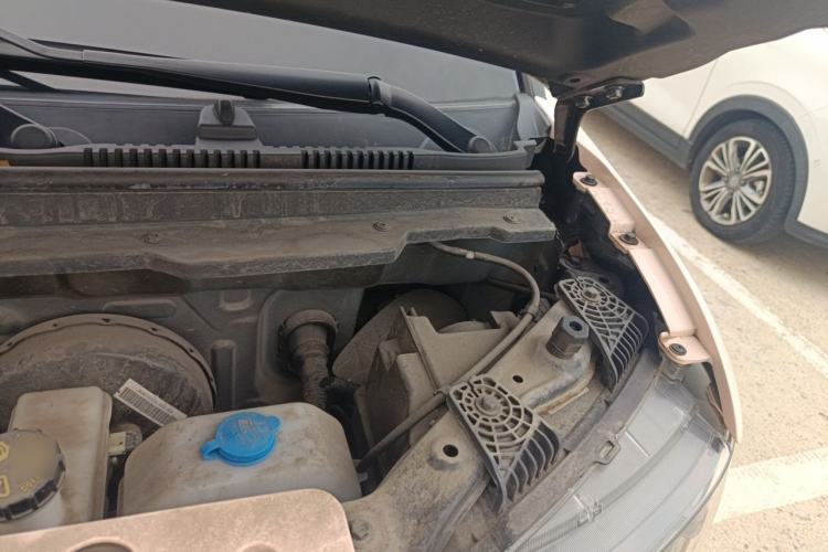 Used Chery QQ Ice Cream 2022 170km Sundae Phosphate Lithium-Ion Engine Bay Left