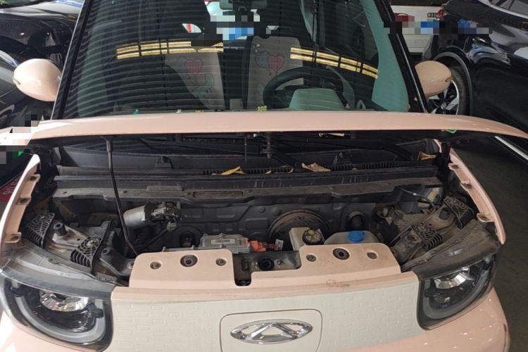 Used Chery QQ Ice Cream 2022 170km Sundae Phosphate Lithium-Ion Engine Bay