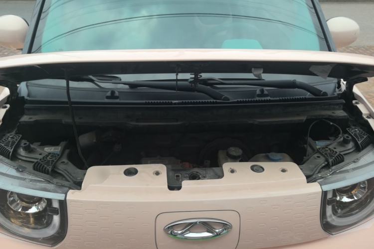 Used Chery QQ Ice Cream 2022 120km Conical Shape Lithium Iron Phosphate Engine Bay