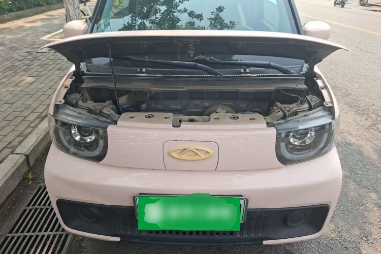 Used Chery QQ Ice Cream 2022 120km Conical Shape Lithium Iron Phosphate Engine Bay