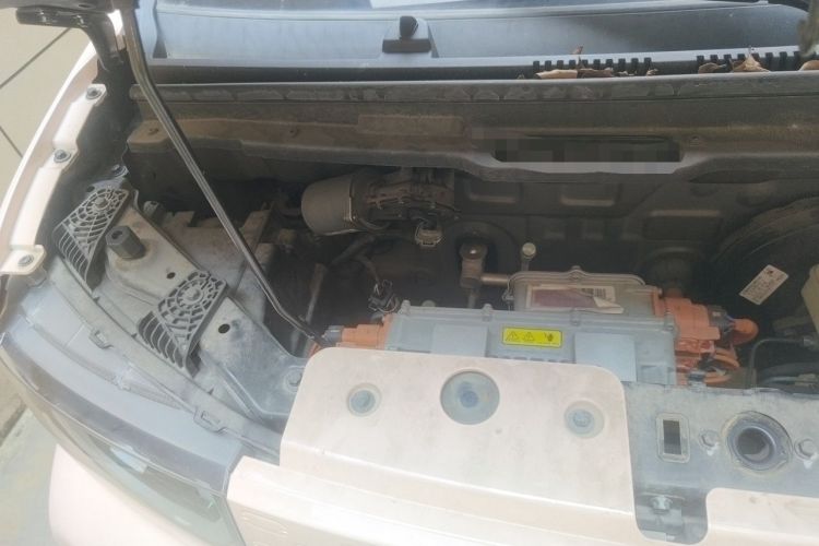 Used Chery QQ Ice Cream 2022 170km Sundae Phosphate Lithium-Ion Engine Bay Right