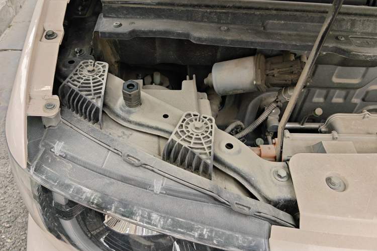 Used Chery QQ Ice Cream 2022 120km Conical Shape Lithium Iron Phosphate Engine Bay Right