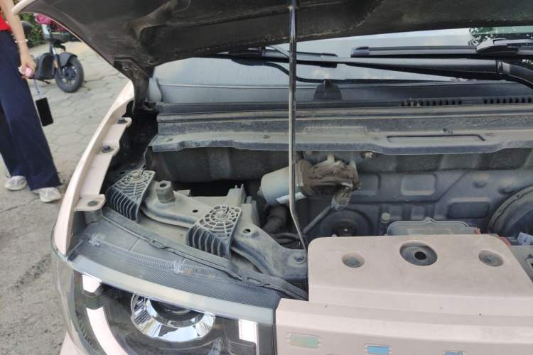 Used Chery QQ Ice Cream 2022 120km Conical Shape Lithium Iron Phosphate Engine Bay Right
