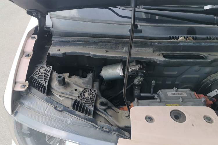 Used Chery QQ Ice Cream 2022 170km Sundae Phosphate Lithium-Ion Engine Bay Right
