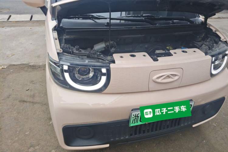 Used Chery QQ Ice Cream 2022 120km Conical Shape Lithium Iron Phosphate Engine Bay Right