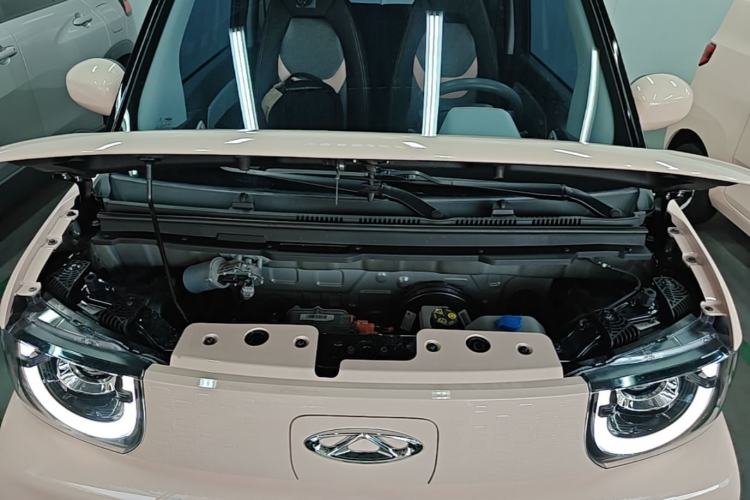 Used Chery QQ Ice Cream 2022 170km Sundae Phosphate Lithium-Ion Engine Bay
