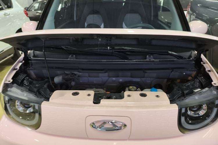 Used Chery QQ Ice Cream 2022 170km Sundae Phosphate Lithium-Ion Engine Bay