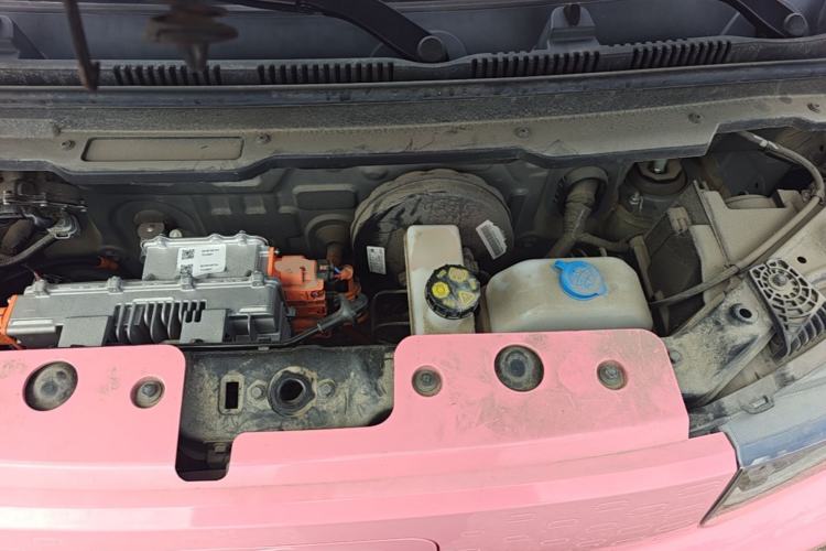 Used Chery QQ Ice Cream 2022 120km Conical Shape Lithium Iron Phosphate Engine Bay