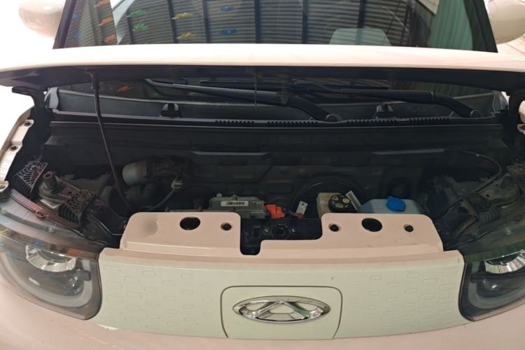 Used Chery QQ Ice Cream 2022 120km Conical Shape Lithium Iron Phosphate Engine Bay