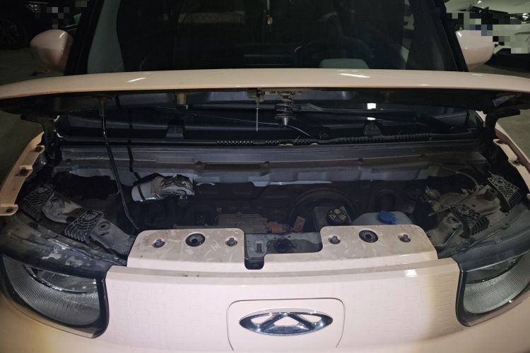 Used Chery QQ Ice Cream 2022 120km Milkshake Phosphate Lithium-Iron Engine Bay