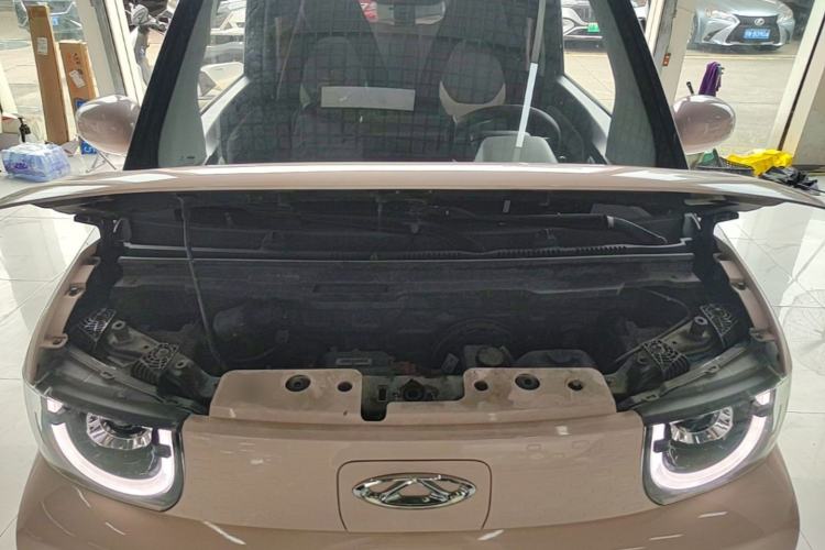 Used Chery QQ Ice Cream 2022 170km Sundae Phosphate Lithium-Ion Engine Bay