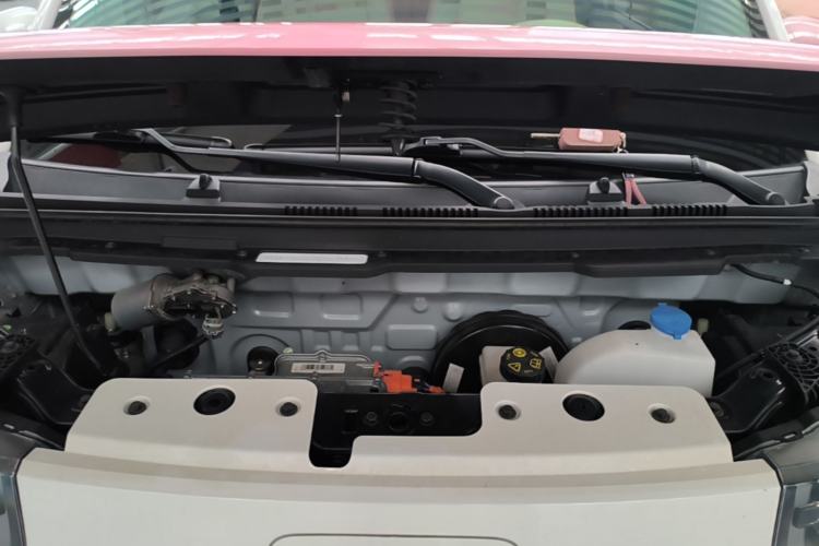 Used Chery QQ Ice Cream 2022 Taohuanxi Fragrant Peach Model Engine Bay