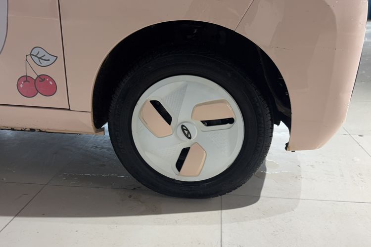 Used Chery QQ Ice Cream 2022 170km Sundae Phosphate Lithium-Ion Exterior 1