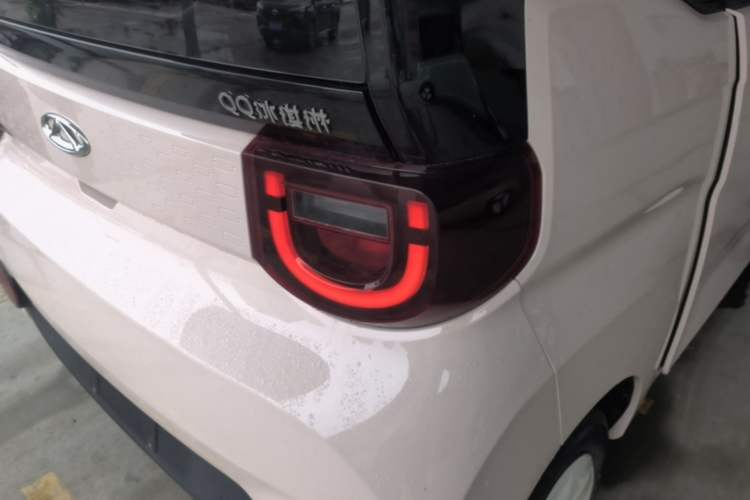 Used Chery QQ Ice Cream 2022 170km Sundae Phosphate Lithium-Ion Exterior 1