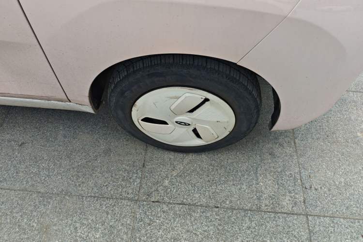 Used Chery QQ Ice Cream 2022 170km Sundae Phosphate Lithium-Ion Exterior 1