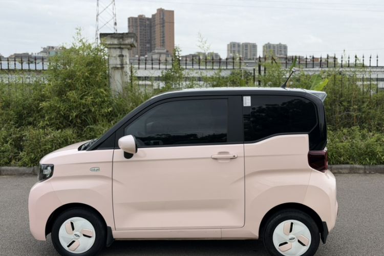 Used Chery QQ Ice Cream 2022 170km Sundae Phosphate Lithium-Ion Exterior 2