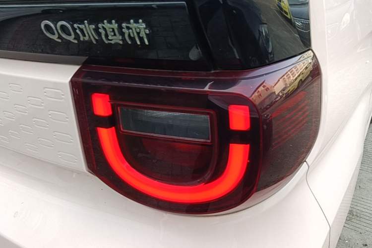 Used Chery QQ Ice Cream 2022 170km Sundae Phosphate Lithium-Ion Exterior 3