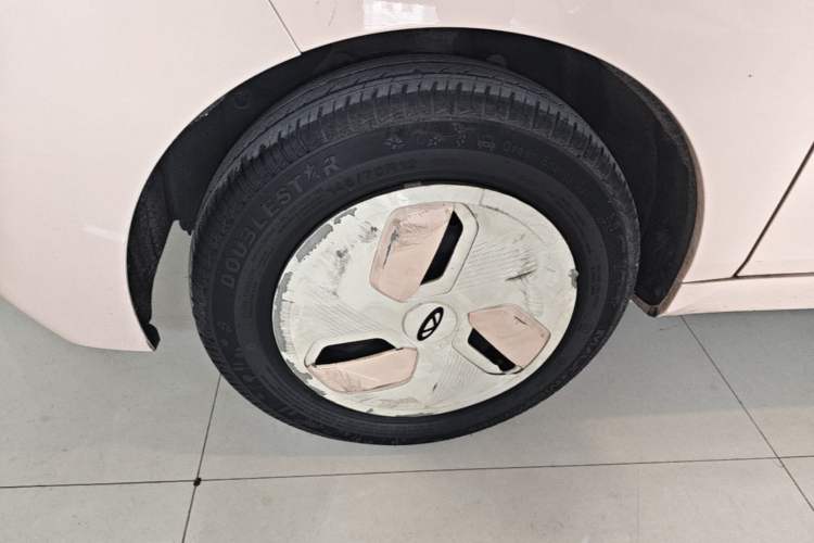 Used Chery QQ Ice Cream 2022 170km Sundae Phosphate Lithium-Ion Exterior 3