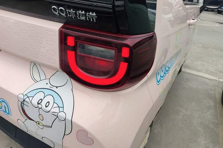 Used Chery QQ Ice Cream 2022 170km Sundae Phosphate Lithium-Ion Exterior 3