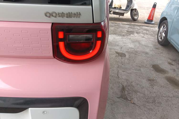 Used Chery QQ Ice Cream 2022 Taohuanxi Sweet Peach Edition Exterior 3