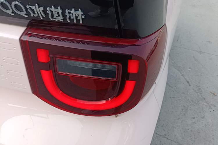 Used Chery QQ Ice Cream 2022 170km Sundae Phosphate Lithium-Ion Exterior 3