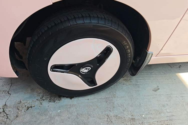 Used Chery QQ Ice Cream 2022 Pudding Model Exterior 4