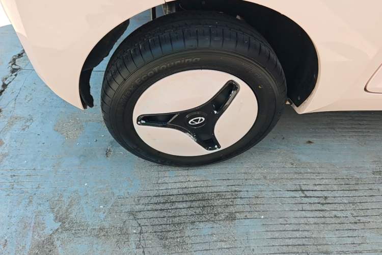 Used Chery QQ Ice Cream 2022 Pudding Model Exterior 5