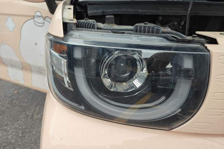 Used Chery QQ Ice Cream 2022 120km Conical Shape Lithium Iron Phosphate Exterior 6