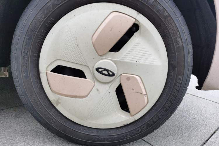 Used Chery QQ Ice Cream 2022 170km Sundae Phosphate Lithium-Ion Exterior 7