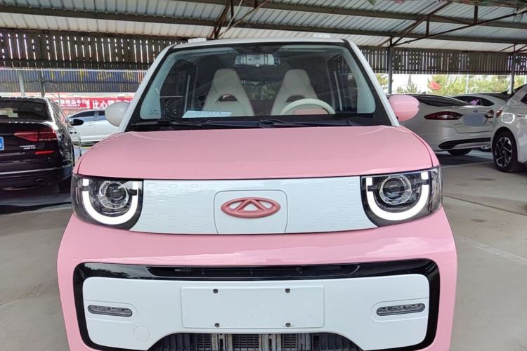 Used Chery QQ Ice Cream 2022 Taohuanxi Fragrant Peach Model Front