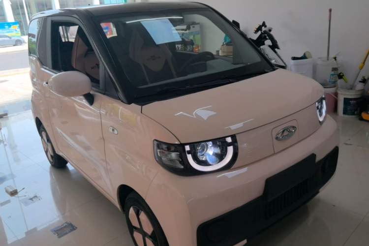 Used Chery QQ Ice Cream 2022 170km Sundae Phosphate Lithium-Ion Front Right 45 Deg