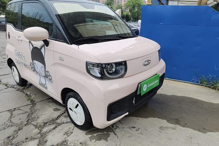 Used Chery QQ Ice Cream 2022 170km Sundae Phosphate Lithium-Ion Front Right 45 Deg