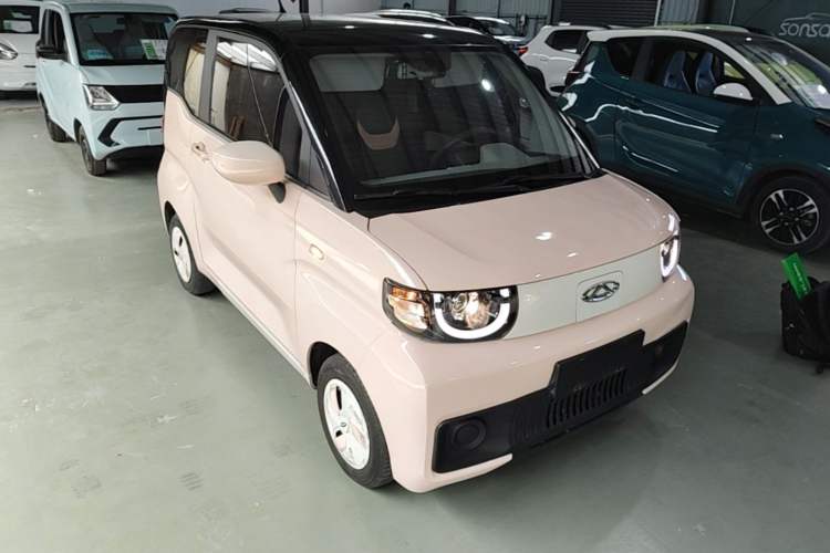 Used Chery QQ Ice Cream 2022 170km Sundae Phosphate Lithium-Ion Front Right 45 Deg