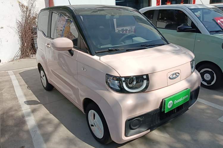 Used Chery QQ Ice Cream 2022 170km Sundae Phosphate Lithium-Ion Front Right 45 Deg