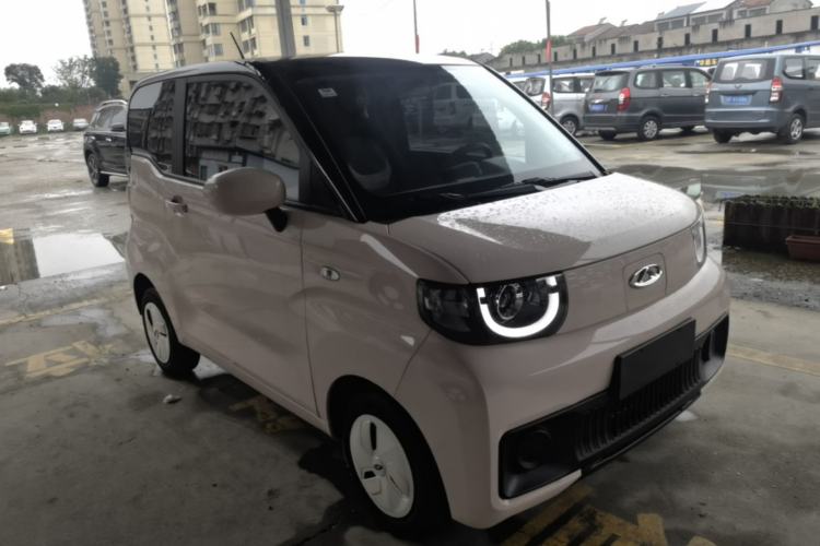 Used Chery QQ Ice Cream 2022 170km Sundae Phosphate Lithium-Ion Front Right 45 Deg