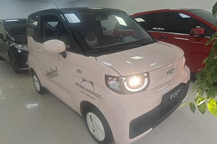 Used Chery QQ Ice Cream 2022 120km Conical Shape Lithium Iron Phosphate Front Right 45 Deg