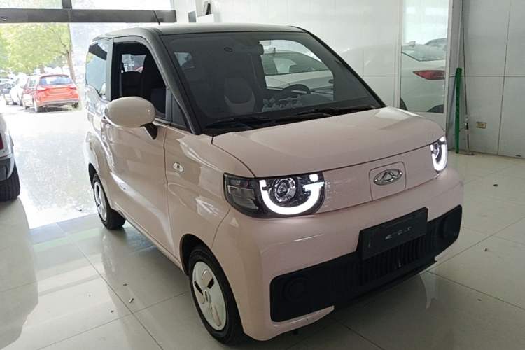 Used Chery QQ Ice Cream 2022 120km Conical Shape Lithium Iron Phosphate Front Right 45 Deg