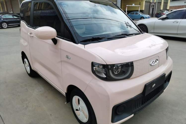 Used Chery QQ Ice Cream 2022 170km Sundae Phosphate Lithium-Ion Front Right 45 Deg