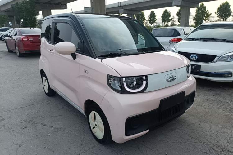 Used Chery QQ Ice Cream 2022 170km Sundae Phosphate Lithium-Ion Front Right 45 Deg
