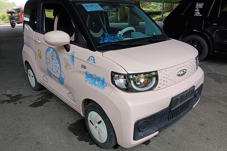 Used Chery QQ Ice Cream 2022 170km Sundae Phosphate Lithium-Ion Front Right 45 Deg