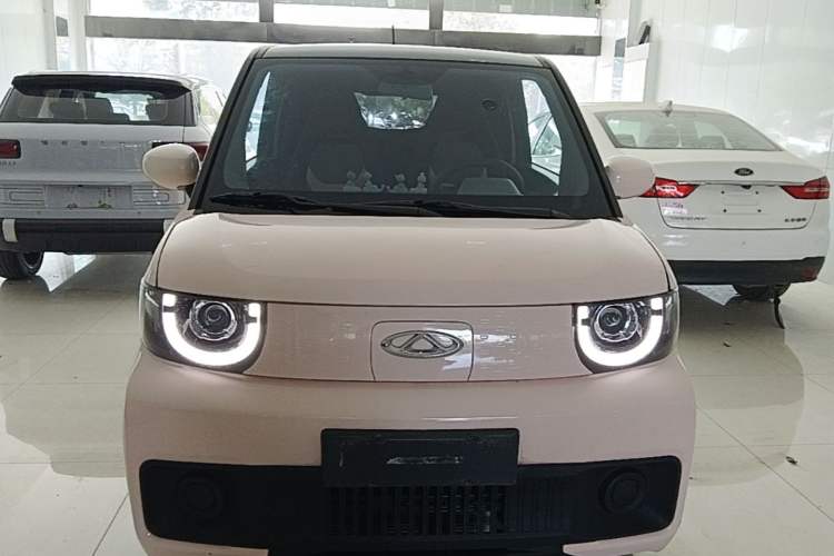 Used Chery QQ Ice Cream 2022 120km Conical Shape Lithium Iron Phosphate Front
