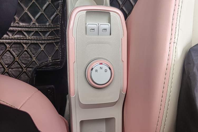 Used Chery QQ Ice Cream 2022 Taohuanxi Sweet Peach Edition Gear Lever